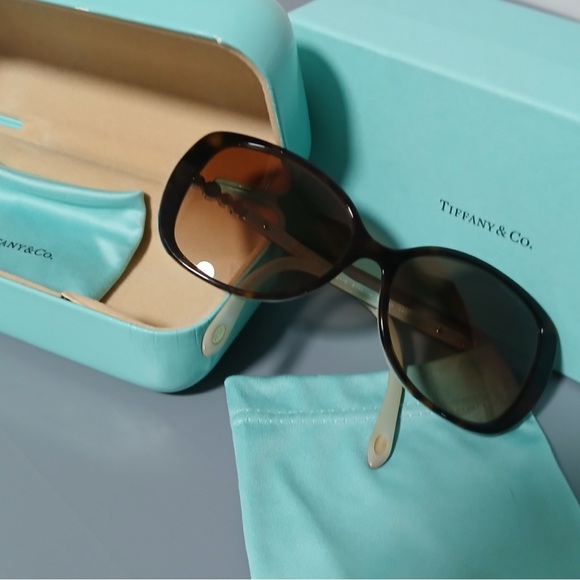 Tiffany & Co. Elegant Black Sunglasses - Picture 3 of 4